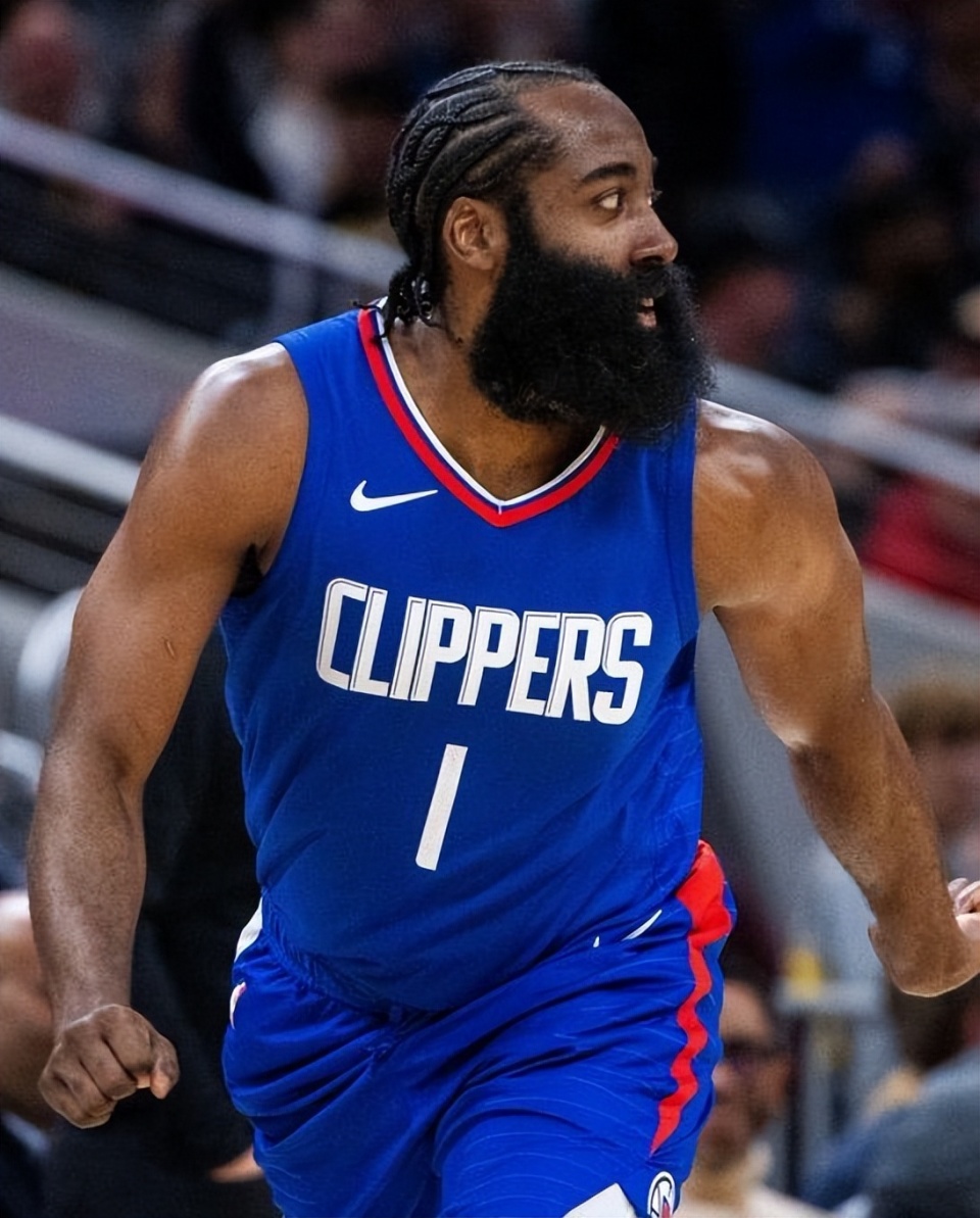 熊猫体育关于领先优势明显首场状态出色，湖人观众沸腾！，哈登重返赛场气势如虹延续的信息