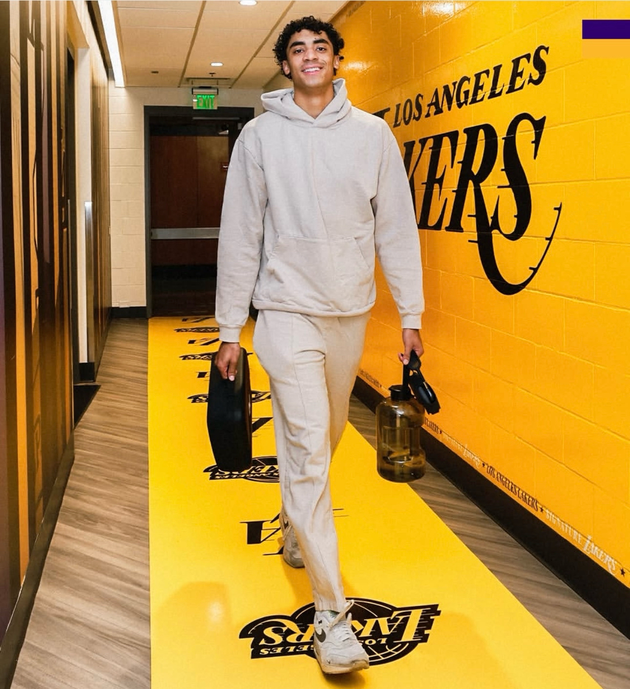 熊猫体育首页关于清晨体能课后，洛杉矶湖人完成体检备战全明星赛，气氛紧张，年轻球员得到机会的信息